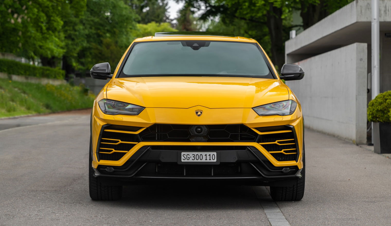 Lamborghini_Urus_mieten_Graubünden